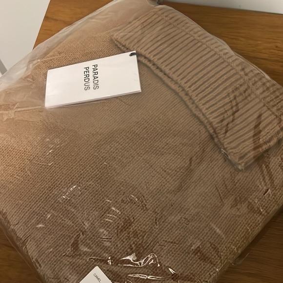 NWT paradis perdus gaspard turtleneck sweater in camel - Picture 7 of 7